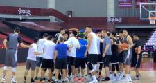 开云体育官方网站-重庆队面对高手，全力备战争取胜利