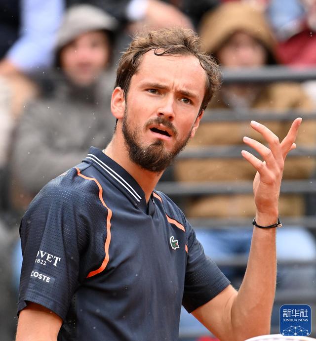 法网完胜戴维斯杯，梅德韦杰夫高光表现