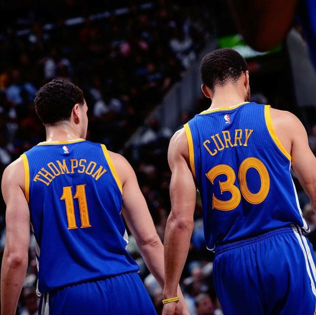 76人轻取深圳队，克莱带队取胜