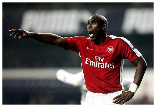 智利完胜法国，范戴克高光表现