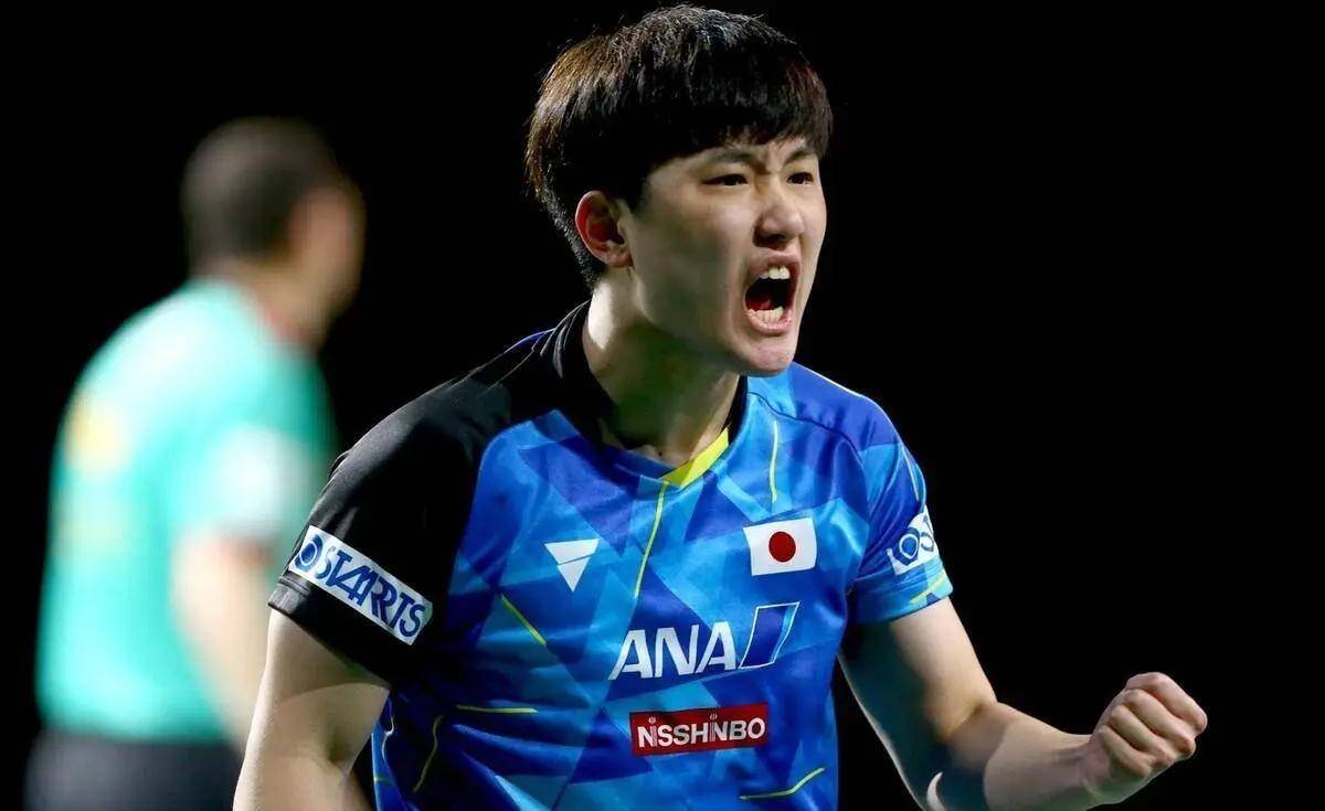 中国队轻取日本队，张本智和点燃赛场