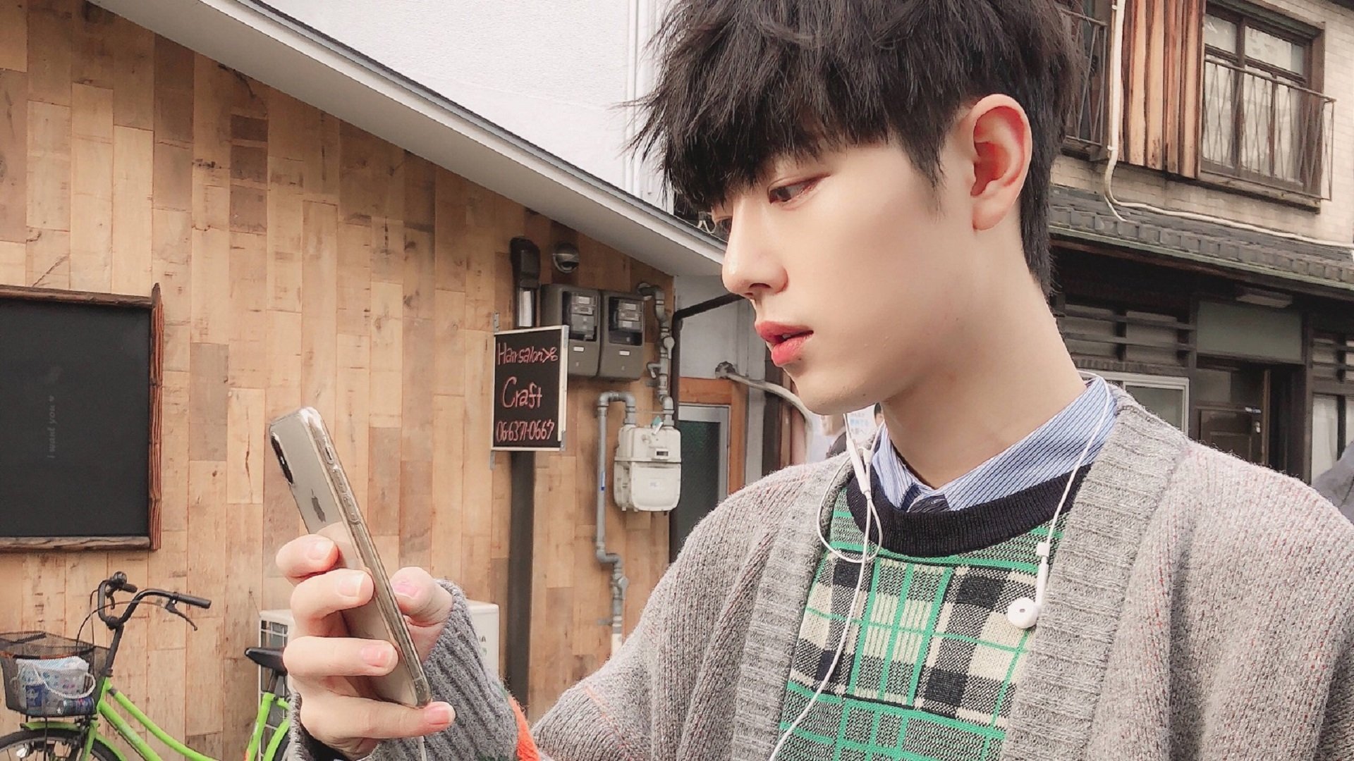 巅峰对决的两种答案，当德甲争冠的窒息与篮网的游刃有余同框