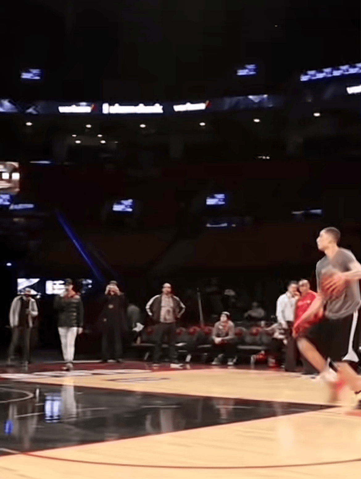 NBA总决赛之夜，拉文压力下完成爆发